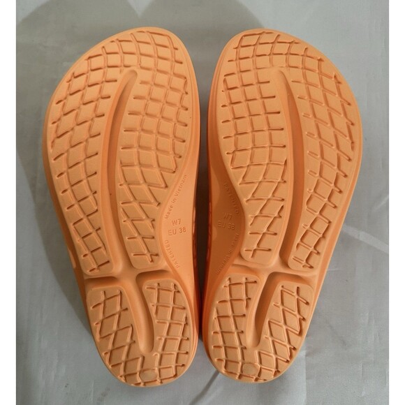 OOFOS OOLALA WOMENS Recovery SANDALS Foam Flip Flop Orange Comfort Thong Sz 7 - Picture 6 of 6